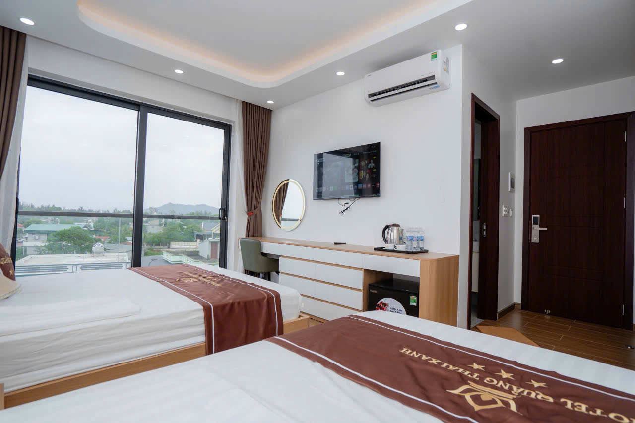 Phòng Khách sạn hướng Đông dành cho 2 - 3 người